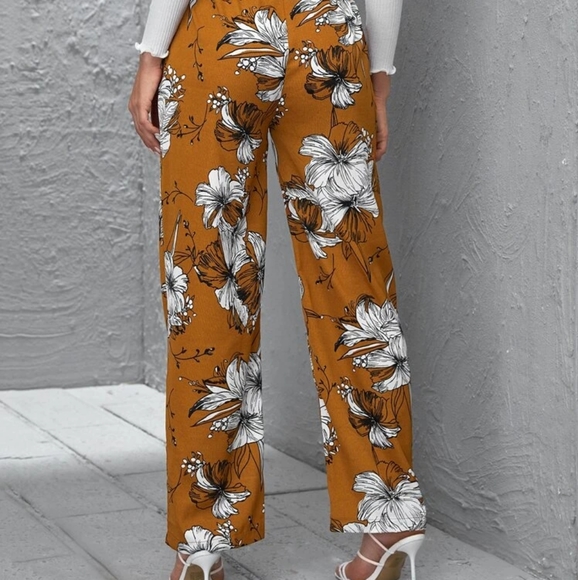 SHEIN Floral Pants NO BELT - Picture 2 of 5